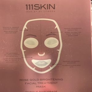 111 Skin face highlighter adds glow to your skin